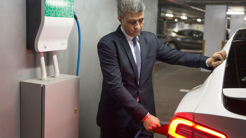 Four Seasons Hotel Cairo at The First Residence first to install electric car-charging station